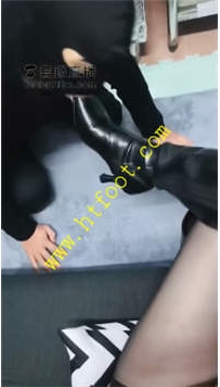 TL26360 风月的狗】被女王陛下靴子提档做脸15分钟