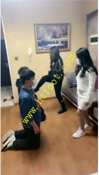 TL27347 逗逗】带素人妹妹狂踢裆组合踹鞭打暴力疯狂输出44分钟
