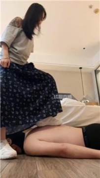 【调教视频】【香芋朱朱】运动鞋白袜踢踹踩踏-耳光 bf56754