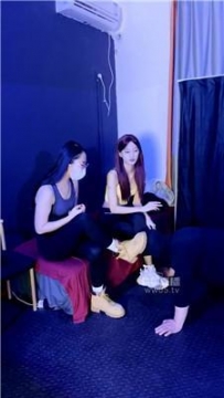 【调教视频】【Da猫】带素人闺蜜体验玩狗的乐趣 JS251114-7