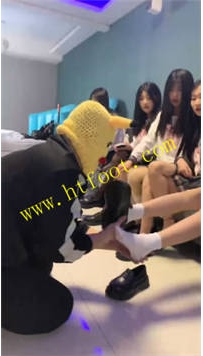 TL35210 与精神小妹的那些事】JK学妹霸凌皮卡丘31分钟