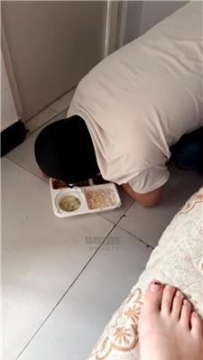 【调教视频】【小软】脚下喂食场 JS260119-5