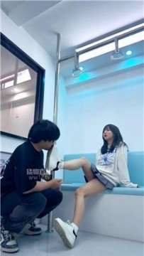 【调教视频】【奈米】在地铁把乘客玩成狗 bf60269