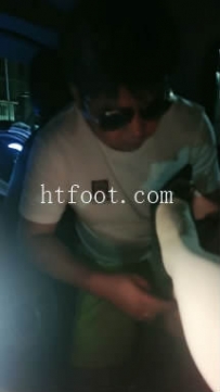 ZB8694 贵夫人】车里调教25分钟