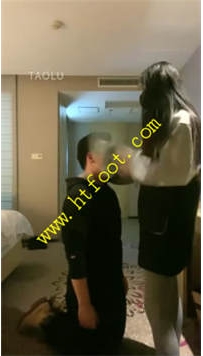 TL27220 罗宾】拖鞋猛抽耳光美脚踩踏深喉43分钟