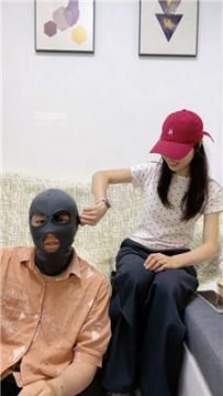 【调教视频】【素人抽水机】体验连环抽耳光-揪耳朵 JS250624-3