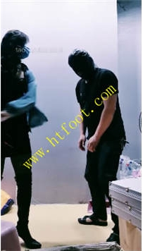 TL30165 锦绣未央】长靴黑丝蹂躏贱狗18分钟