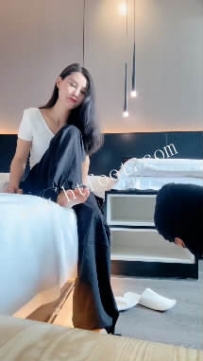 TL46430 孤傲女帝】裸足53分钟