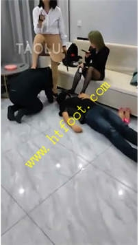 TL27487 乐爷】双女王调教双奴63分钟
