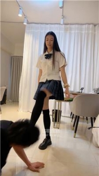 【调教视频】【刘二狗】瑶瑶黑丝jk暴虐 bf57046