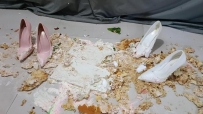 丽人馆。双S踩踏生日蛋糕，两双高跟鞋上粘满了恶心的奶油，应该怎么清理呢YC-250212-3