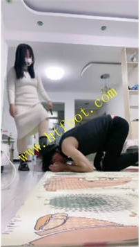 TL34766 仙女麻麻】暴打骚狗28分钟