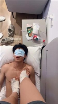 【调教视频】【歪】袜套美腿踩踏奶狗 JS250713-27