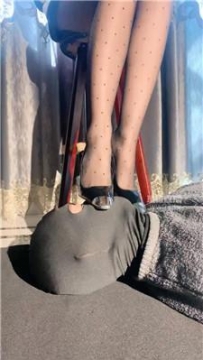 【调教视频】【温蒂】近距离-黑丝玉足蹂躏狗奴才 bf58593