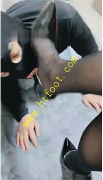TL27360 灵竹】调教恋足狗贱狗舔的如痴如醉40分钟