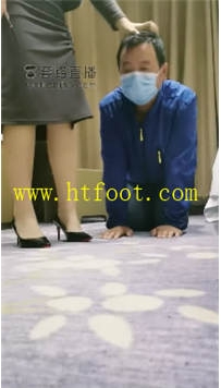 TL31751 甜桃】重度踢踩暴打老哥31分钟
