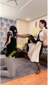 TL27968 鑫儿教头】脚耳光袜子喂食洗脚水憋气绝世贱狗48分钟
