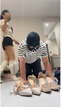 TL46822 你雅妈】刷鞋，奖励吃脚81分钟