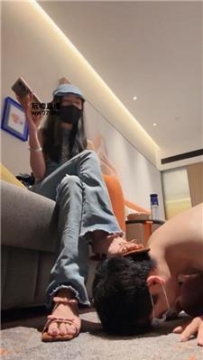 【调教视频】【米琦妙妙屋】玉足碾压踩水果喂食 bf52264