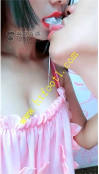 TL21993 兔粉粉】牛奶舌吻喂食绿帽刺激31分钟