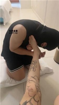 【调教视频】【小凤梨】纹身小妹的脚下奴 JS250516-24