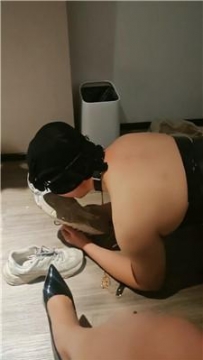 【调教视频】【洛汐大人】双S-恋足舔-强制闻臭鞋【双视角版】 JS250330-29