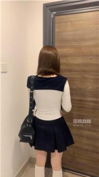 【调教视频】【女生也能很暴力】学生小妹白袜脚踢踹 bf56701