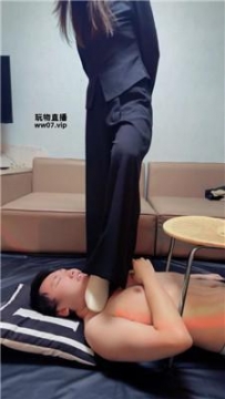 【调教视频】【潇S】短靴黑丝美腿诱惑 JS250424-13