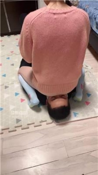 【调教视频】【微笑】健身后原味鞋袜品尝 JS251119-22