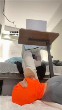 【调教视频】【玥野兔】无意识-小白鞋棉袜踩狗脸 JS250401-11