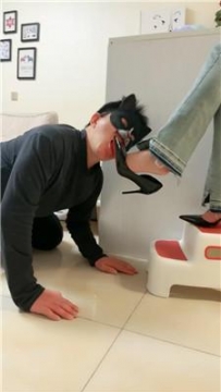 【调教视频】【语阳】狗舌清理脏鞋-高跟踩 JS250326-2