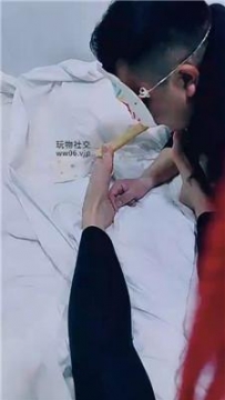 【调教视频】【山兔莓】家奴喜欢臭脚丫 JS250305-4