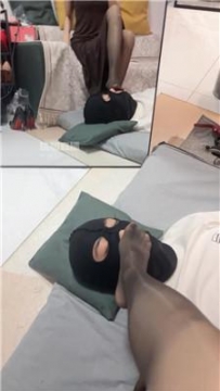 【调教视频】【莱恩】黑丝高跟美腿虐地毯奴 JS250731-33