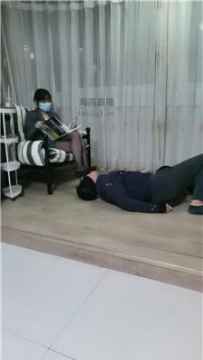 【调教视频】【文文文文】白领S-高跟黑丝脚下奴-喂圣水 JS250830-35