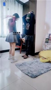 【调教视频】【女王大人】白袜脚踩虐下贱家奴 JS250312-9
