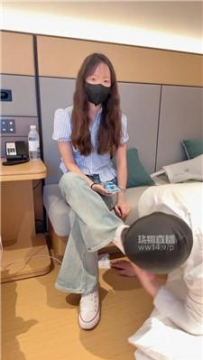 【调教视频】【南京桃桃】高跟碾压踩-帆布鞋踩踏 JS250920-20