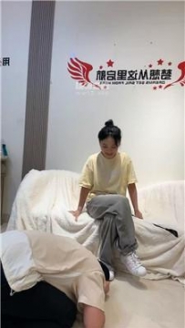 【调教视频】【甜甜】揪耳朵抽耳光-脏鞋碾压踩 JS250821-30