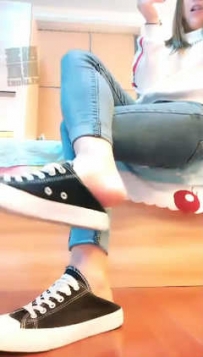 TL5031 甜心儿麻麻 牛仔裤第一视角坐脸各种脏鞋底来舔