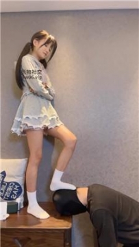 【调教视频】【狗哥】居高临下白袜脚玩虐 bf49102