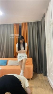 【调教视频】【婉纱】脏鞋白袜裸足踩踏喂食 JS250703-29