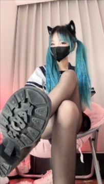 芃芃大人小皮鞋黑丝羞辱  JS251008~8