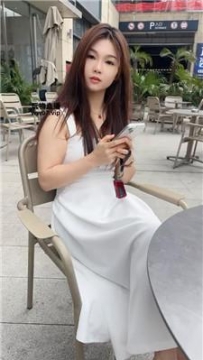 【调教视频】【素人抽水机】长裙女神踩踏首调 bf53246