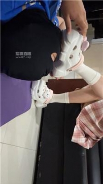 【调教视频】【大雪球】JK小主脚丫踩喂食 JS250609-26