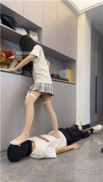 【调教视频】【白鹭】皮鞋白丝诱惑踩虐 bf53799