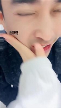 【调教视频】【刘二狗】开发路人-小白鞋白袜-脚下喂食 JS250402-4