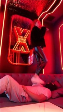 【调教视频】【陈甜女帝】KTV-体验公主跳踩服务 bf60715