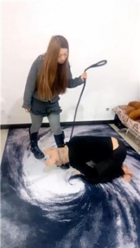 【调教视频】【忘忧情侣主】训化绿帽犬 JS251208-34