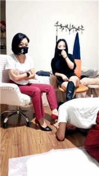 【调教视频】【冷兮】双S-姐妹花踩纹身奴【双视角版】 JS260129-30