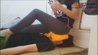 90后小美女纯棉打底裤坐脸