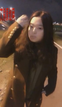 12629 女主户外马路上羞辱乞丐